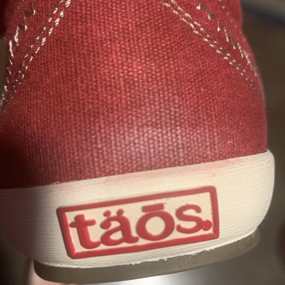 Taos - Picture 5 of 5